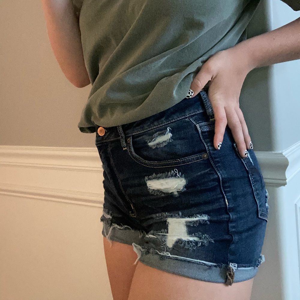 ae ripped shorts, size 8